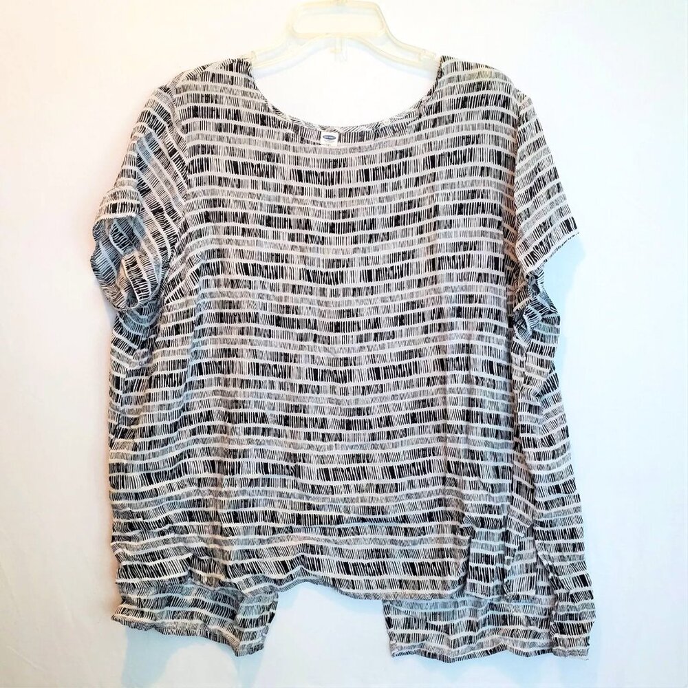 Old Navy Women's Shirt XXL Plus Retro Geometric Woven Layer Open Back Boho Flowy